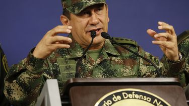 americateve | El general Juan Pablo Rodr&iacute;guez, comandante en jefe de las Fuerzas Militares de Colombia, ofrece una conferencia de prensa en Bogot&aacute;, el lunes 14 de julio de 2014. El ej&eacute;rcito precis&oacute; que en los combates con la guerrilla de las