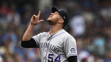 Blackmon pega triple en la 9na; Rockies vencen a Cachorros