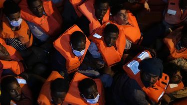 ONG española rescata a 372 migrantes en el Mediterráneo