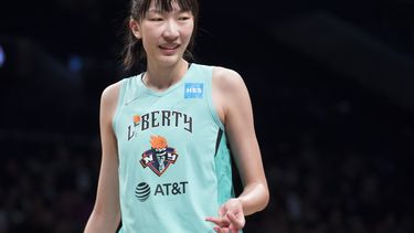 Basquetbolista Han Xu deja huella en la WNBA y en China