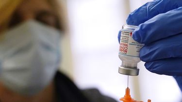 EEUU reduce a 5 meses plazo para recibir refuerzo de Moderna