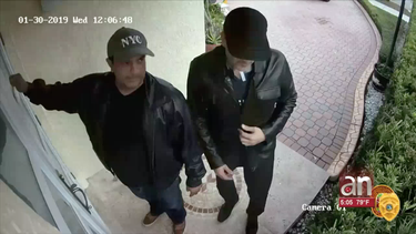 dos hombres haciendose pasar por agentes del fbi roban mas de $30,000 de una casa en miami