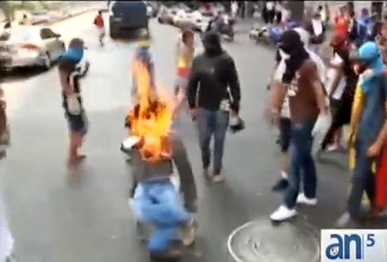 Las protestas estudiantiles en Venezuela están por cumplir tres meses mientras el  diálogo entre el régimen de Maduro y un sector de la oposición no ha dado resultados concretos.
