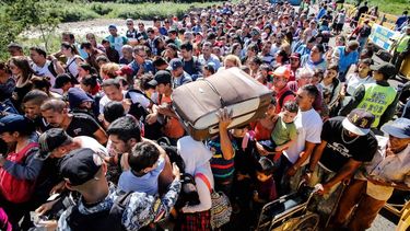 venezuela sigue hundida en la peor crisis economica de su historia y sin mejoria