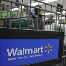 Dos afroamericanos demandan a Walmart por acusarlos de ladrones y llamar a la policía cuando iban a devolver un televisor