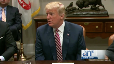 trump escucha a funcionarios de florida en torno a masacre de parkland