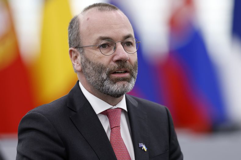 El líder del bloque conservador Partido del Pueblo Europeo en el Parlamento Europeo, Manfred Weber, en Estrasburgo, Francia, el 15 de febrero de 2023. (Foto AP /Jean-Francois Badias)
