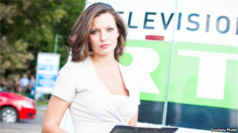 Se trata de Sara Firth, de Russia Today en Londres, y su dimisión la presentó este viernes, alegando no estar de acuerdo con la cobertura de Moscú en el derribo del avión de Malaysia Airlanes en Ucrania