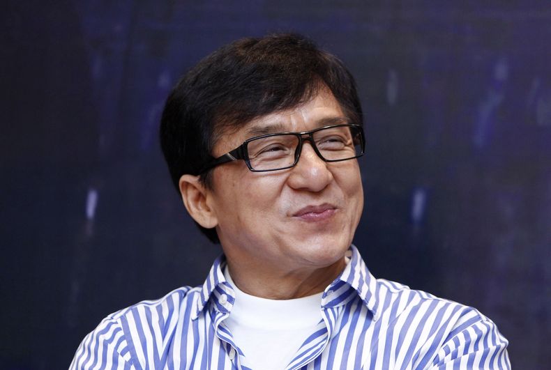 El actor Jackie Chan en una conferencia de prensa para promover su pel&iacute;cula "Police Story 2013" en Kuala Lumpur, Malasia en una fotograf&iacute;a de archivo del 18 de diciembre de 2013. Chan se volver&aacute; m&aacute;nager de una banda d