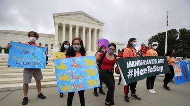 corte eeuu rechaza anular programa que protege a migrantes