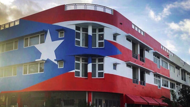 ordenan nuevamente quitar mural de la bandera de puerto rico de el restaurante la placita