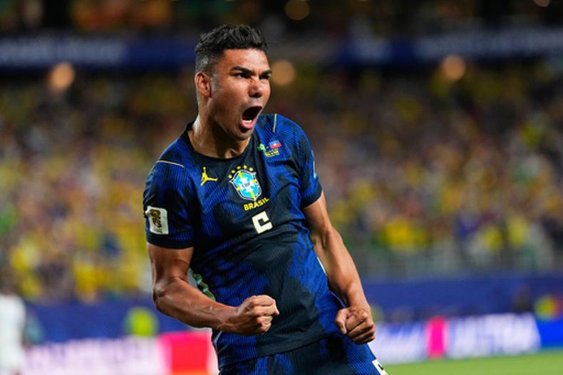 ARCHIVO - Casemiro celebra tras el segundo gol de Brasil, obra de Matheus Cunha, en el partido contra Haití en el Grupo C del Mundial, el viernes 19 de junio de 2026, en Filadelfia. (AP Foto/Petr David Josek)