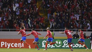 Costa Rica en zona de repechaje; quita invicto a Canadá