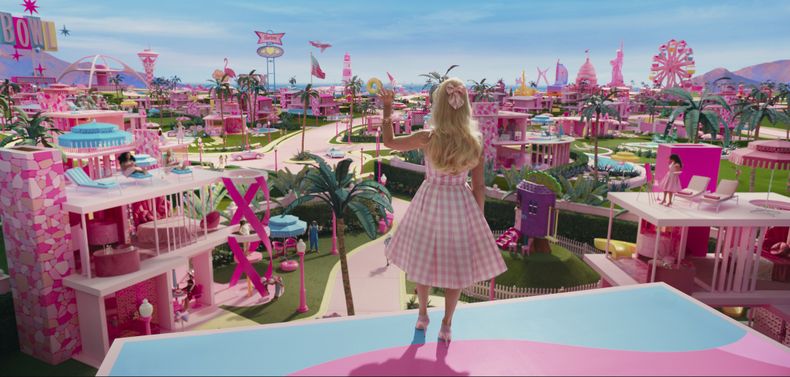 En esta imagen proporcionada por Warner Bros. Pictures, Margot Robbie en una escena de Barbie. (Warner Bros. Pictures vía AP)