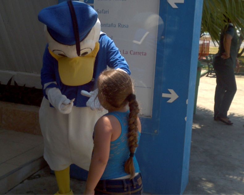 mickey mouse varadero cuba.jpg
