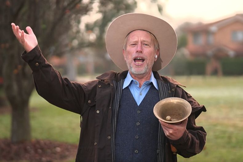 En esta imagen, tomada de un video, Joseph McGrail-Bateup hace una demostración del tono elevado de su voz en Canberra, Australia, el 23 de junio de 2026, tras ser reconocido por el Guinness World Records como la persona más ruidosa del mundo. (Australian Broadcasting Corp. via AP)