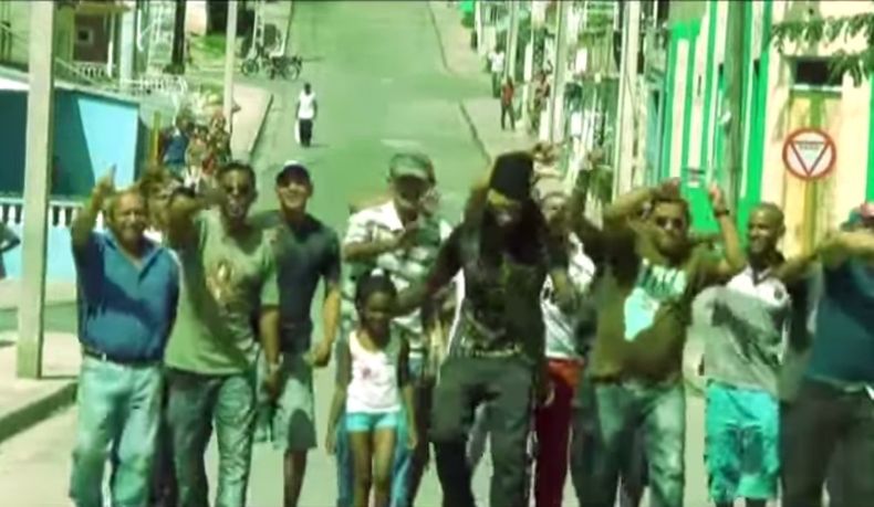 Iinterrumpieron la filmación de un video clip de corte contestatario del rapero Don Sayut.