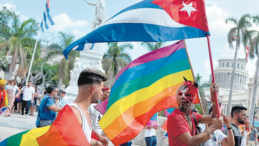 convocan a besada frente a icrt por censura de escena gay en la tv cubana