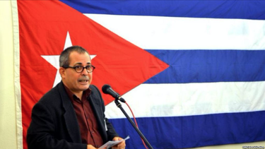 diplomatico de la dictadura estalla en peru al escuchar una mencion a oswaldo paya