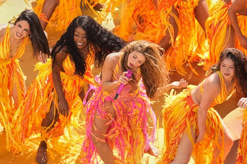Shakira actúa durante medio tiempo de la final de la Copa Mundial de Fútbol entre España y Argentina en East Rutherford, Nueva Jersey —cerca de Nueva York—, el domingo 19 de julio de 2026. (Foto AP/Matt Slocum)