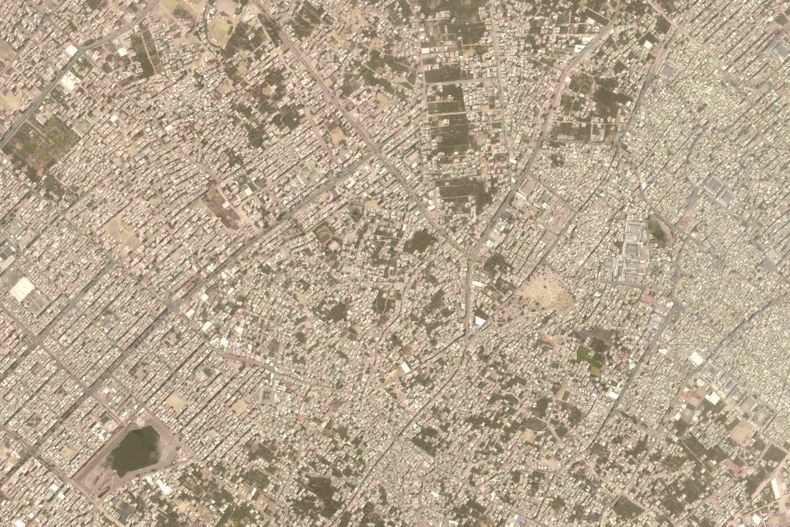 Una imagen satelital de Planet Labs PBC muestra la ciudad de Jabaliya, en la Franja de Gaza, el 4 de junio de 2023. (Planet Labs PBC via AP)