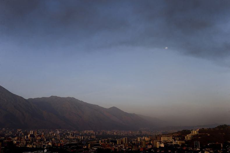 REP-GEN_VENEZUELA-DECADENCIA_EN_CARACAS-FOTOGALERIA-0.jpg
