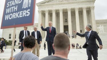 Decisión de Corte Suprema EEUU es duro golpe a sindicatos