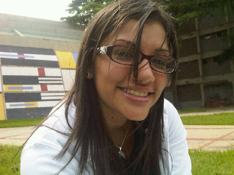 Archivo - En esta fotograf&iacute;a de archivo difundida por la familia de Nairobi Pinto se ve a la periodista en Caracas, Venezuela. La jefa de corresponsal&iacute;as del canal de noticias venezolano Globovisi&oacute;n fue liberada el lunes 14 de abril d