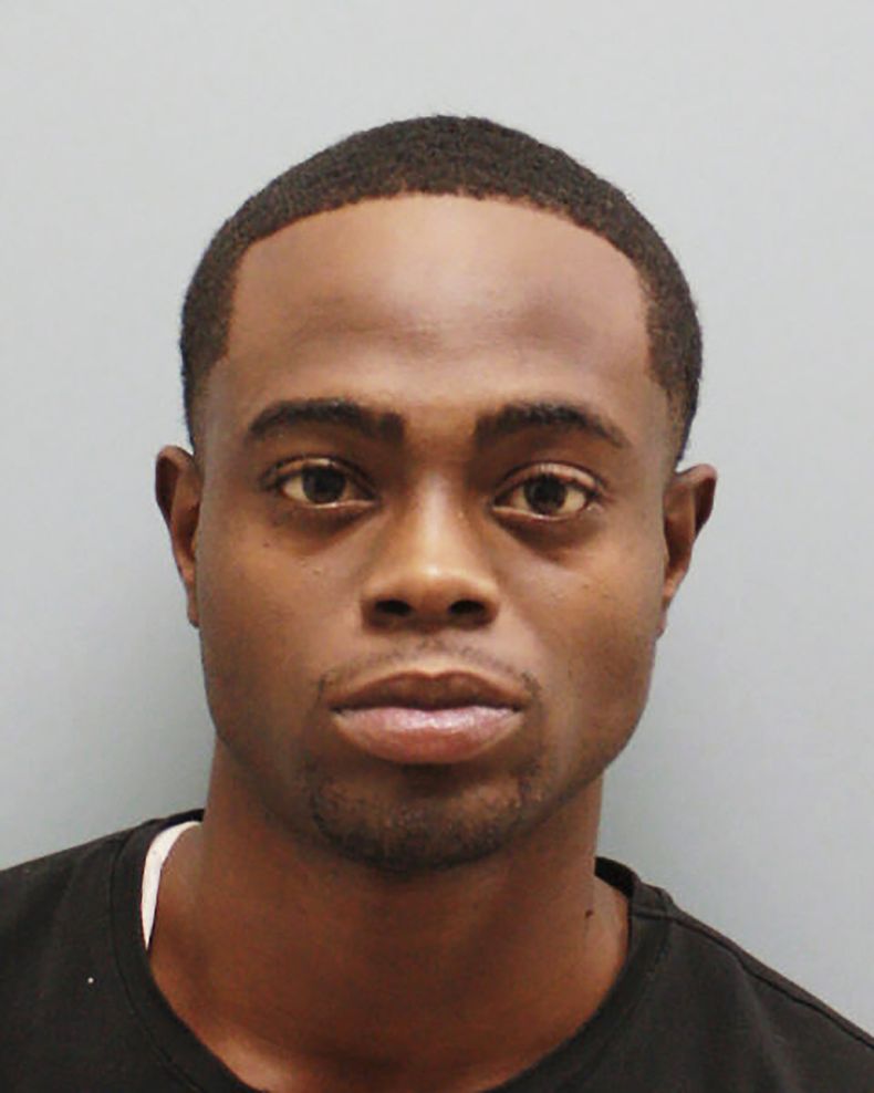 Esta fotografía de reserva proporcionada por la Oficina del Sheriff del condado de Harris en Texas muestra a Akili McDowell, un actor acusado de matar a tiros a un hombre el 20 de julio de 2024 en el estacionamiento de un complejo de apartamentos de Houston. (Oficina del Sheriff del Condado de Harris en Texas via AP)