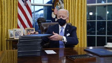 Biden: será obligatorio usar mascarilla en viajes