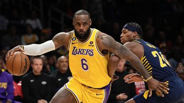 Pacers arrebatan triunfo a Lakers con triple de última hora