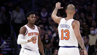 Barrett y Burks impulsan a los Knicks sobre los Bulls