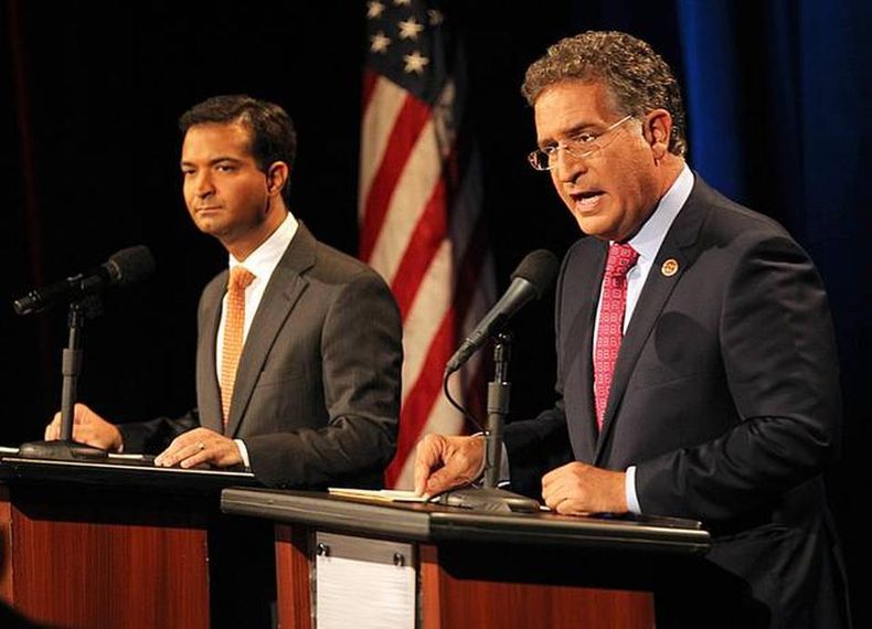 Una de las contiendas más reñidas en nuestra área es la que sostienen por el Distrito 26 el congresista demócrata Joe García y su retador republicano Carlos Curbelo.