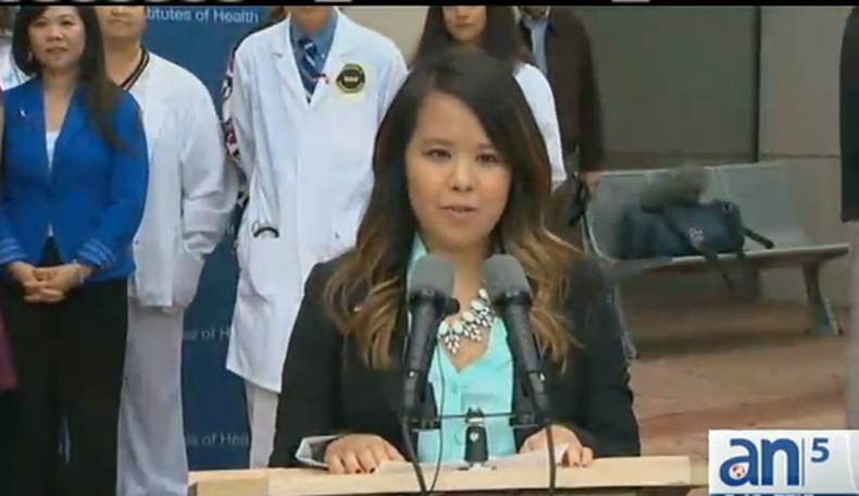 La enfermera Nina Pham que contrajo el virus del Ébola y esta totalmente curada le dieron de alta del hospital de Maryland donde recibía tratamiento médico.