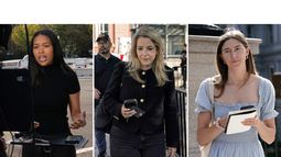Esta combinación de imágenes, de izquierda a derecha, muestra a la reportera de la Casa Blanca de MS NOW Akayla Gardne; la reportera de la Casa Blanca de CNN Betsy Klein y la reportera de la Casa Blanca de Politico Cheyenne Haslett cerca del complejo de la Casa Blanca, después de que se les negara la entrada al recinto y se confiscaran sus acreditaciones tras ser vetadas por el presidente, Donald Trump, el sábado 19 de septiembre de 2026, en Washington. (AP Fotos/Jose Luis Magana)