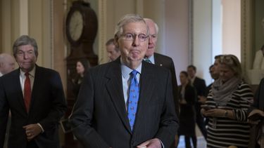 la camara aprueba $ 5 mil millones para el muro de trump