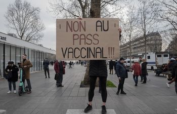 Francia veta a los no vacunados de restaurantes y bares