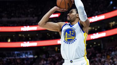 Warriors remontan en 4to periodo y vencen 123-116 a Jazz