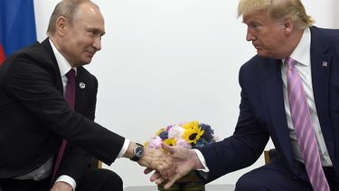 Reporte: Rusia impulsa campaña de Trump, dicen funcionarios