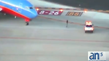 americateve | En los últimos días , dos violaciones a la seguridad de los aeropuertos han reavivado el debate acerca de si estamos lo suficientemente seguros al volar.