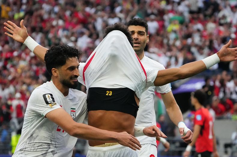 El iraní Ramin Rezaeian (23) celebra después de anotar en el partido ante Egipto por el Grupo G del Mundial, el viernes 26 de junio de 2026, en Seattle. (AP Foto/Ted S. Warren)