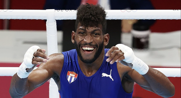 Campeón olímpico de boxeo escapa de Cuba