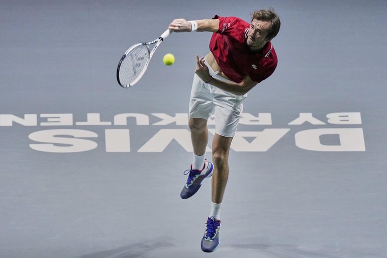 Medvedev deposita a Rusia en semis de la Copa Davis