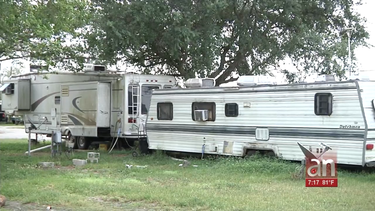 un juez decidira si los habitantes de un campo de casas moviles en florida city deberan abandonar el terreno