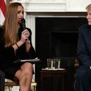 Trump apoya elevar edad a 21 años para comprar ciertas armas