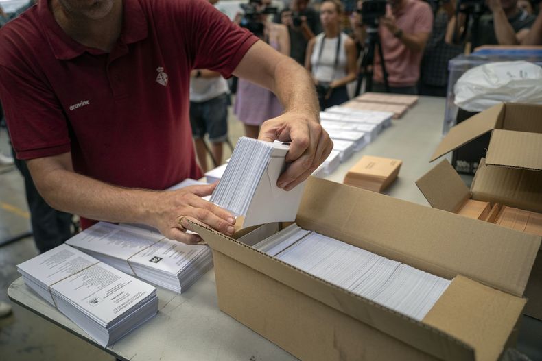 Las Acusaciones De Fraude Electoral Crecen Antes De Las Elecciones En España 0745