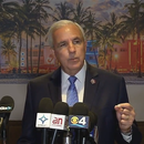 Carlos Giménez culpa a la administración Biden por la crisis  en la frontera con México