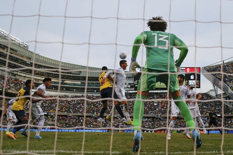 DEP-FUT NACIONES-CONCACAF-MÉXICO-SURINAM