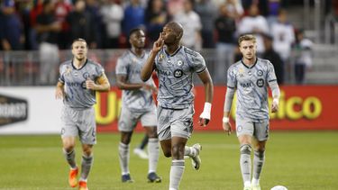MLS: Chicharito guía al Galaxy a empate con Sporting KC