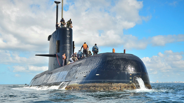 indonesia declara la perdida del submarino desaparecido con 53 tripulantes